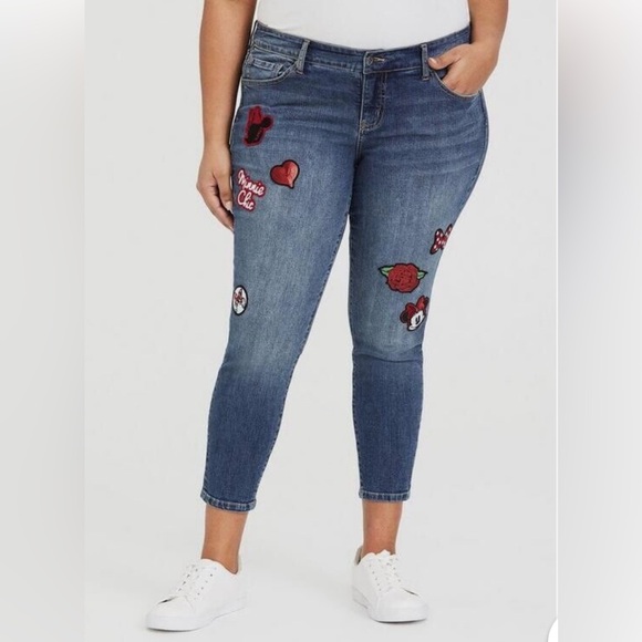 Disney Denim - Disney Torrid Women’s Plus Size Blue Jeans with Minnie Mouse Patches EUC…